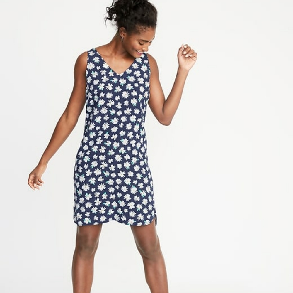 NWT Old Navy daisy print v-neck shift dress